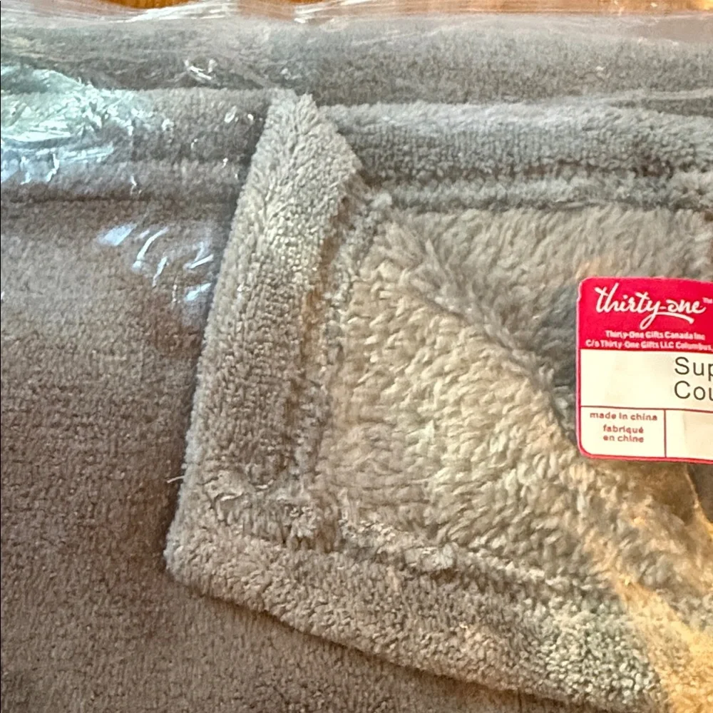 Thirty-One Charcoal Throw Blanket